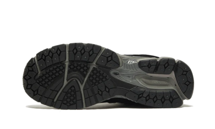 New Balance 2002R Black Dark Grey White (M2002RR1) | SneakerClassics