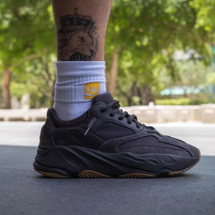 adidas Yeezy Boost 700 Utility Black (FV5304) | SneakerClassics