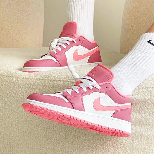 Jordan 1 Low Desert Berry (GS) (553560-616) | SneakerClassics