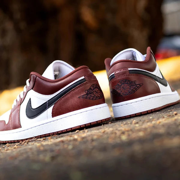Jordan 1 Low SE Dark Pony (HF3148-102) | SneakerClassics