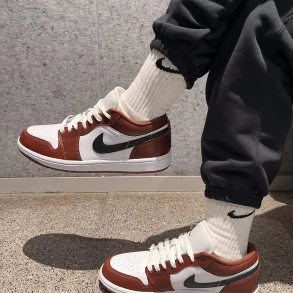 Jordan 1 Low SE Dark Pony (HF3148-102) | SneakerClassics