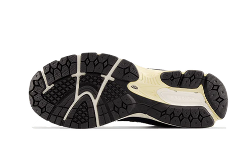 New Balance 2002R Eclipse Navy (M2002RCA) | SneakerClassics