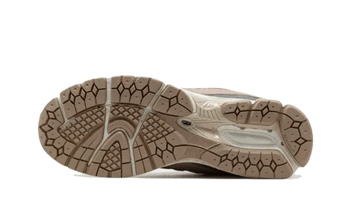 New Balance 2002R Driftwood Sandstone (M2002RSI) | SneakerClassics