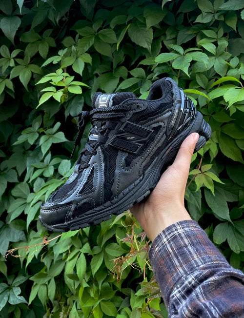 New Balance 1906D Protection Pack Black Leather (M1906DF) | SneakerClassics