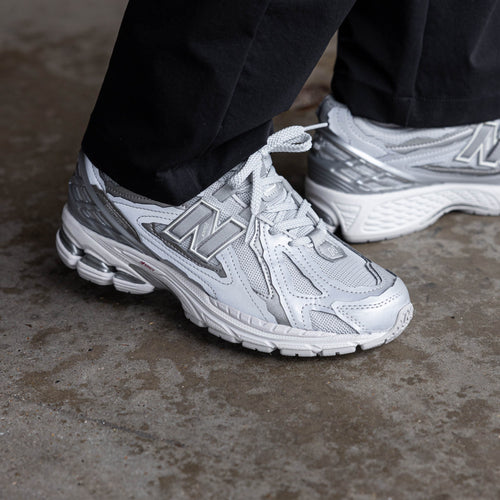 New Balance 1906D Protection Pack Silver Metallic (M1906DH) | SneakerClassics