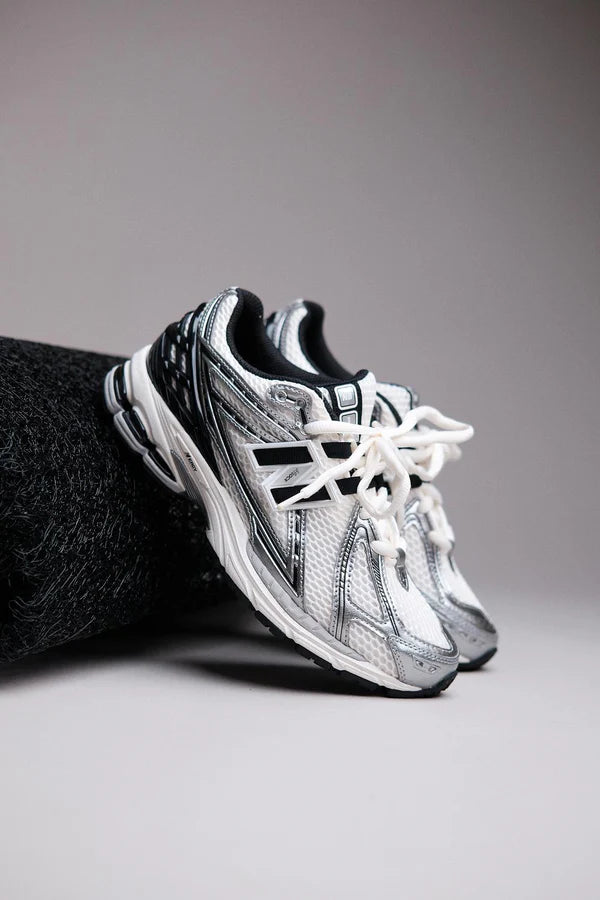 New Balance 1906R Silver Black (M1906RER) | SneakerClassics