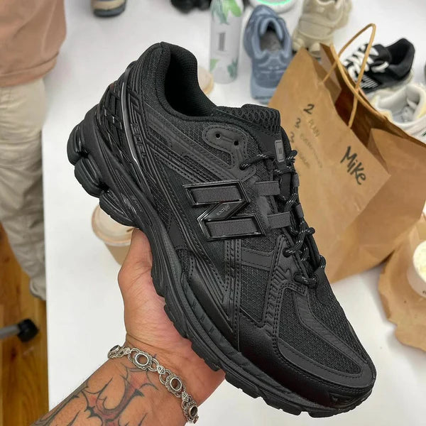 New Balance 1906U Triple Black (M1906NJ) | SneakerClassics