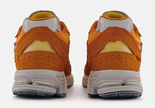 New Balance 2002R Protection Pack Vintage Orange (M2002RDE) | SneakerClassics