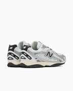 New Balance 204L Silver Metallic Black (U) | SneakerClassics