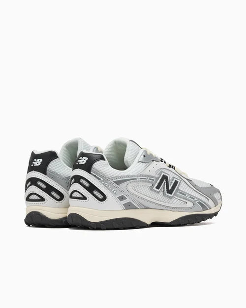 New Balance 204L Silver Metallic Black (U) | SneakerClassics
