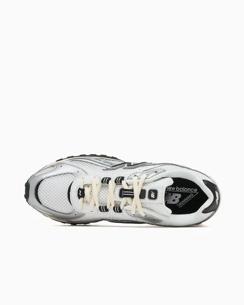 New Balance 204L Silver Metallic Black (U) | SneakerClassics