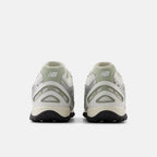 New Balance 204L Silver Metallic Sage Green (U204LSWB) | SneakerClassics