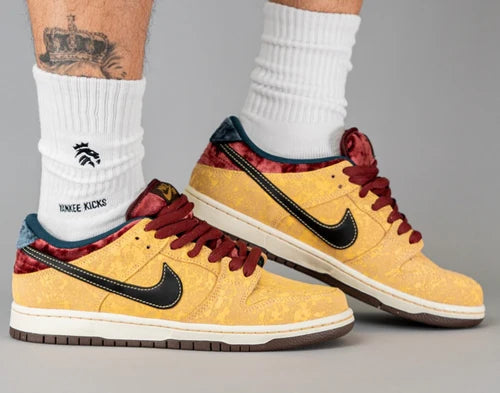Nike SB Dunk Low City of Cinema (FZ1278-200) | SneakerClassics