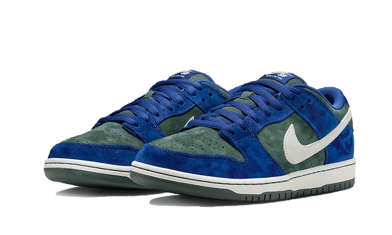 Nike SB Dunk Low Deep Royal Blue (HF3704-400) | SneakerClassics
