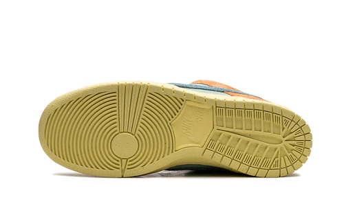 Nike SB Dunk Low Orange Emerald Rise (DV5429-800) | SneakerClassics