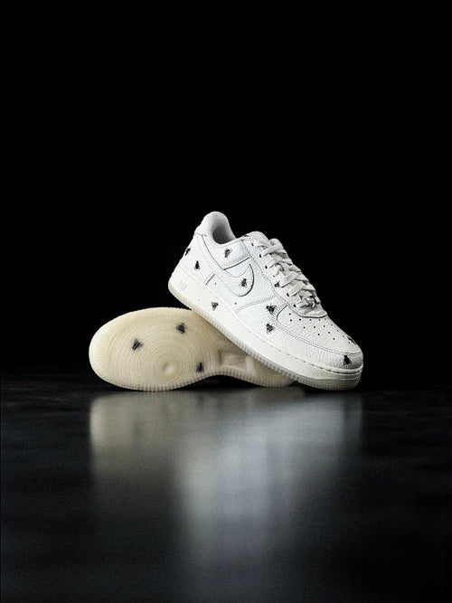 Nike Air Force 1 Low Retro Houseflies (IM3081-100) | SneakerClassics