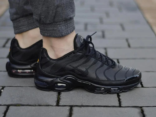 Nike Air Max Plus Triple Black Leather (AJ2029-001) | SneakerClassics