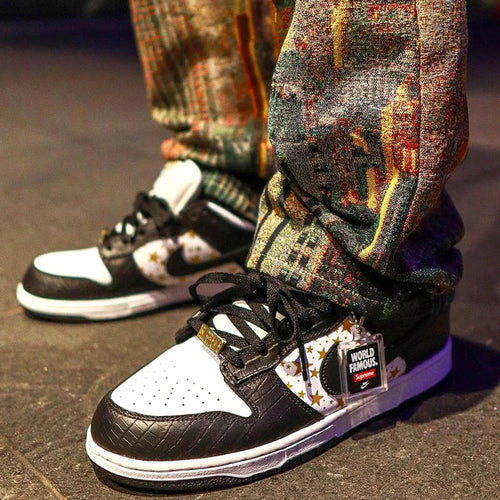 Nike SB Dunk Low Supreme Stars Black (2021) (DH3228-102) | SneakerClassics