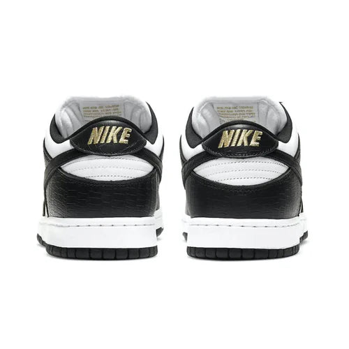 Nike SB Dunk Low Supreme Stars Black (2021) (DH3228-102) | SneakerClassics
