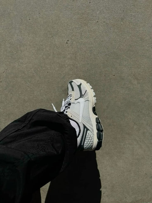Nike Zoom Vomero 5 Supersonic Light Bone Black (FN7649-110) | SneakerClassics