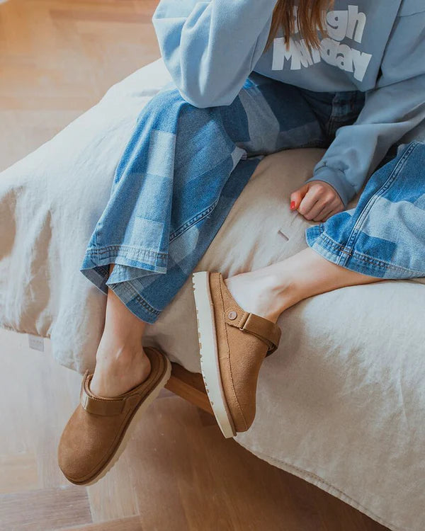 UGG Goldenstar Clog Chestnut (Women's) (1138252-CHE) | SneakerClassics