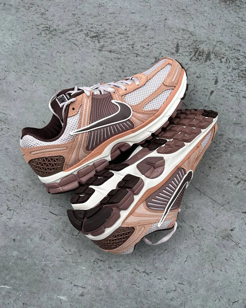 Nike Zoom Vomero 5 Dusted Clay (HF1553-200) | SneakerClassics