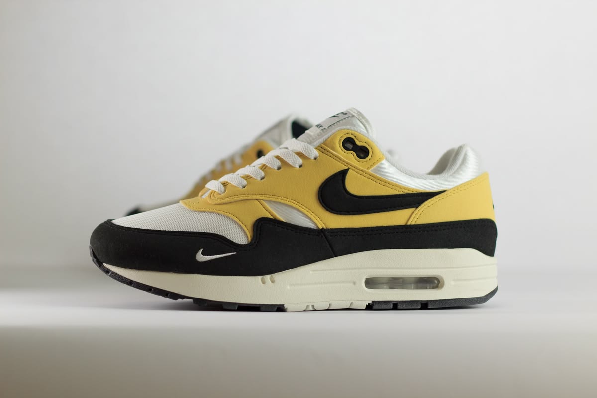 Nike Air Max 1 '87 Saturn Gold Black (Women's)