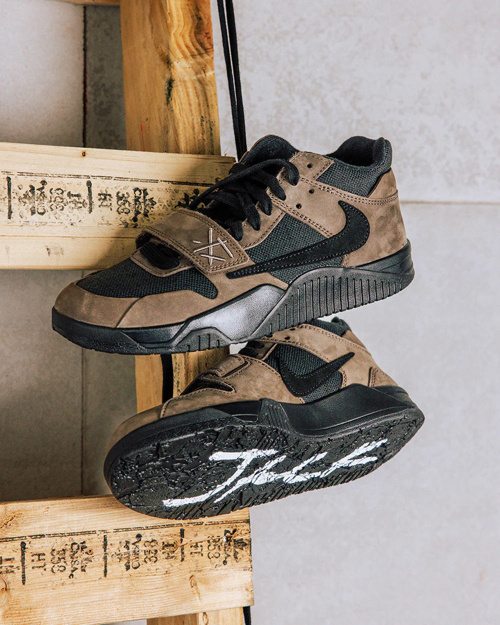 Jordan Jumpman Jack TR Travis Scott Dark Mocha (FZ8117-204) | SneakerClassics