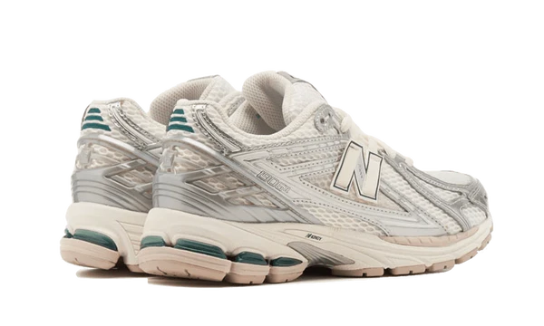 New Balance 1906R Silver Metallic Sea Salt (M1906REE) | SneakerClassics