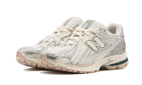 New Balance 1906R Silver Metallic Sea Salt (M1906REE) | SneakerClassics
