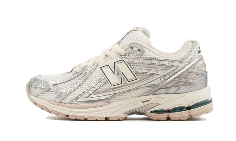 New Balance 1906R Silver Metallic Sea Salt (M1906REE) | SneakerClassics