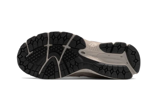 New Balance 2002R Marblehead Light Aluminum (ML2002RC) | SneakerClassics