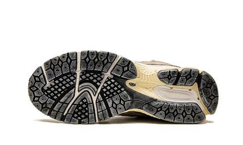 New Balance 2002R Protection Pack Mirage Grey (M2002RDD) | SneakerClassics