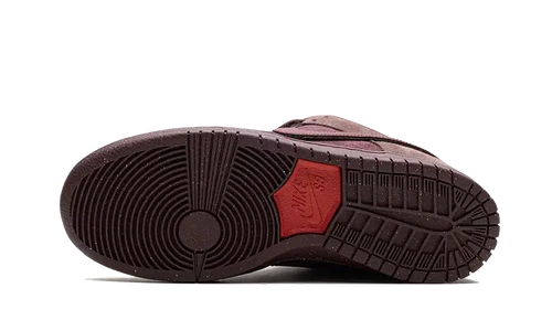 Nike SB Dunk Low City of Love Burgundy Crush (FN0619-600) | SneakerClassics