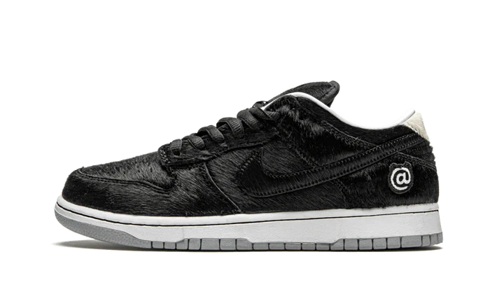 Nike SB Dunk Low Elite Medicom Bearbrick (877063-002) | SneakerClassics