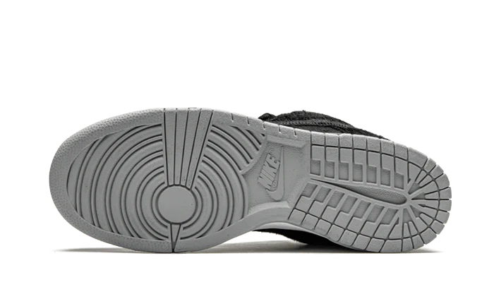 Nike SB Dunk Low Elite Medicom Bearbrick (877063-002) | SneakerClassics