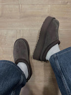 UGG Tazz Slipper Chocolate (Women's) (1122553-CHO) | SneakerClassics