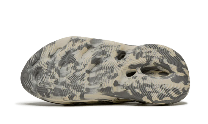 adidas Yeezy Foam RNNR MXT Moon Gray (GV7904) | SneakerClassics